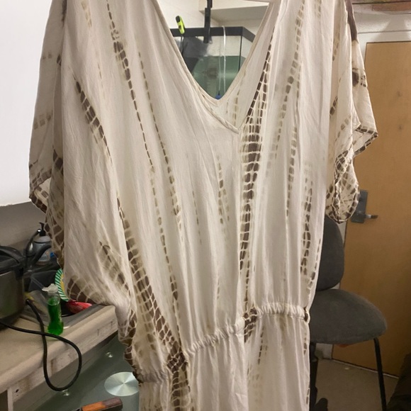 Top, - Picture 3 of 4